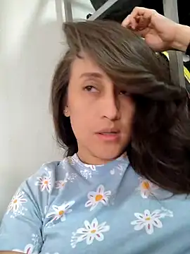 Snapshot of valery506 chatting on February 19, 5:53 pm valery506 online show from February 19, 5:53 pm