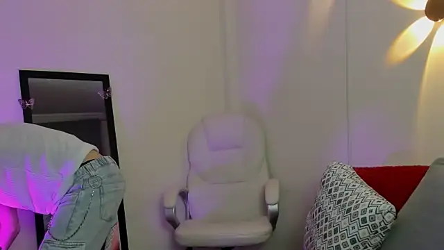 Snapshot of bellmontneon chatting on September 25, 11:14 am bellmontneon online show from September 25, 11:14 am