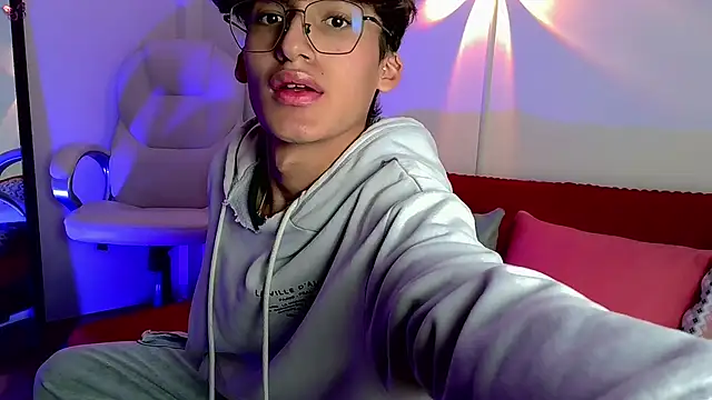 Snapshot of bellmontneon chatting on September 29, 11:26 am bellmontneon online show from September 29, 11:26 am