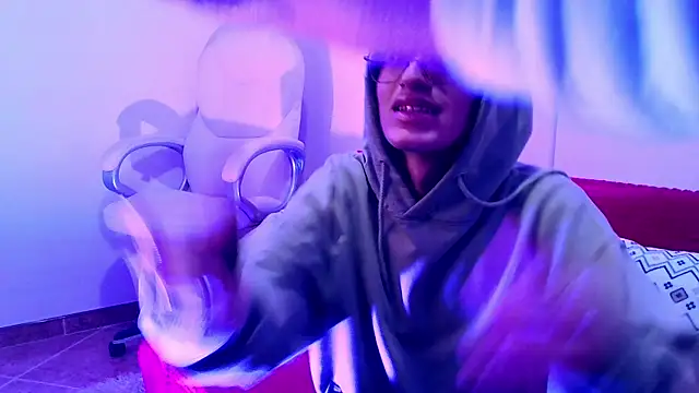 Snapshot of bellmontneon chatting on October 14, 11:22 am bellmontneon online show from October 14, 11:22 am