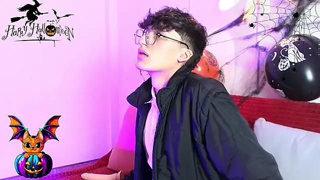 Snapshot of bellmontneon chatting on October 17, 11:24 am bellmontneon online show from October 17, 11:24 am