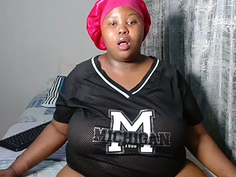 Snapshot of BustyKinkyZA chatting on September 16, 8:21 pm BustyKinkyZA online show from September 16, 8:21 pm