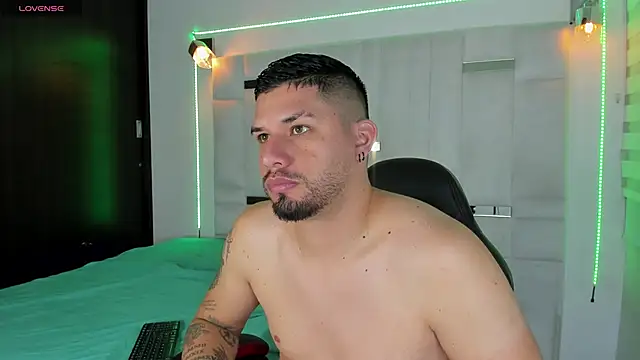 Snapshot of Jacob19_ chatting on September 19, 12:06 pm Jacob19 online show from September 19, 12:06 pm