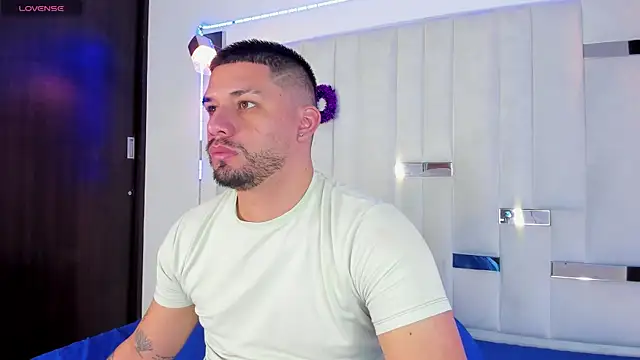 Snapshot of Jacob19_ chatting on November 2, 12:18 pm Jacob19 online show from November 2, 12:18 pm