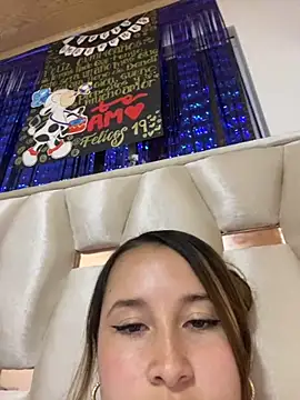 Snapshot of Swet_Violet chatting on September 23, 9:51 pm Swet Violet online show from September 23, 9:51 pm