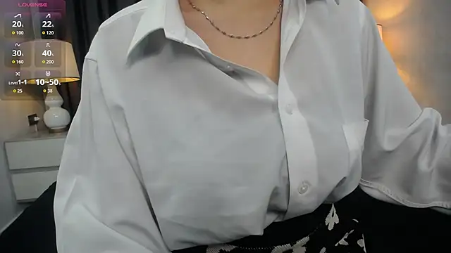 Snapshot of kashvi_ chatting on October 10, 8:19 pm kashvi  online show from October 10, 8:19 pm