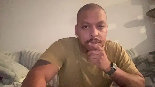 Snapshot of caramelizedzeus chatting on November 11, 11:43 am caramelizedzeus online show from November 11, 11:43 am