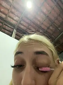 loirinhaaa online show from April 16, 11:51 pm