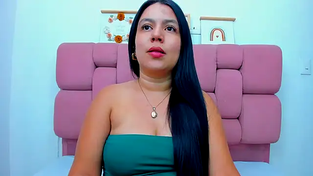 Snapshot of TessaCollinns chatting on October 16, 3:18 am TessaCollinns online show from October 16, 3:18 am