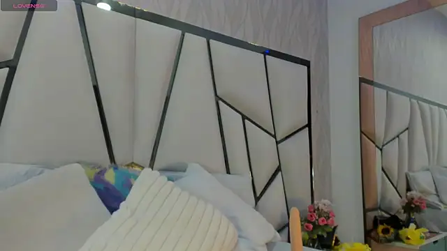 Snapshot of mia_vy chatting on September 20, 7:59 pm mia vy online show from September 20, 7:59 pm