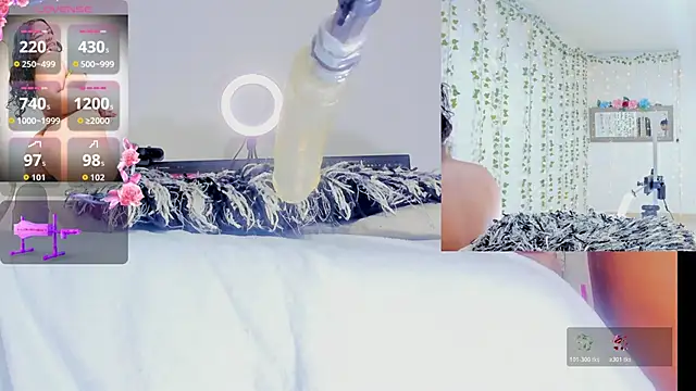 Ashley  Jones   online show from April 21, 9:04 am