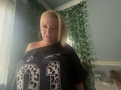 BonnyDesire online show from February 5, 1:27 pm