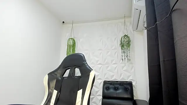 Dakota x18 online show from March 7, 7:22 pm