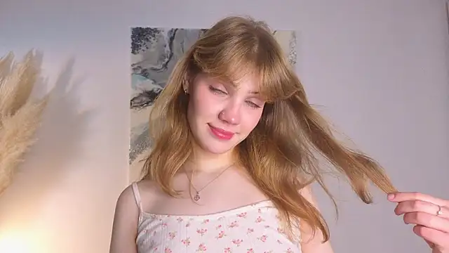 Snapshot of pienaple chatting on October 20, 4:02 am pienaple online show from October 20, 4:02 am