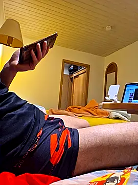Medooboy online show from October 27, 11:52 pm