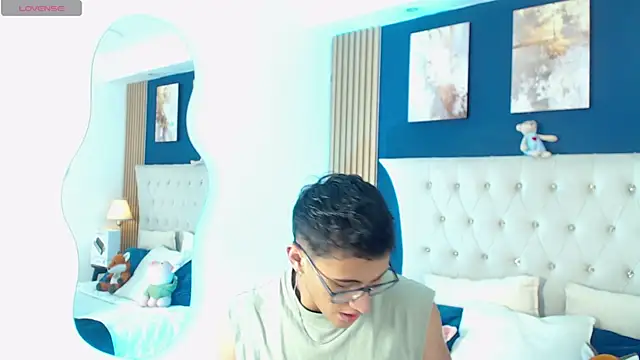 SalvadorFit online show from April 22, 8:32 pm