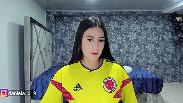 Snapshot of Daniela_x19 chatting on June 24, 12:53 am Daniela x19 online show from June 24, 12:53 am