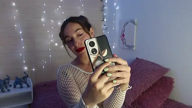 Snapshot of kat_desiree chatting on October 1, 8:04 pm kat desiree online show from October 1, 8:04 pm