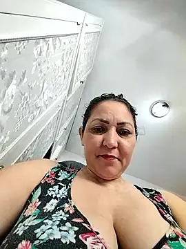 Snapshot of Lunita86 chatting on May 10, 3:06 pm Lunita86 online show from May 10, 3:06 pm