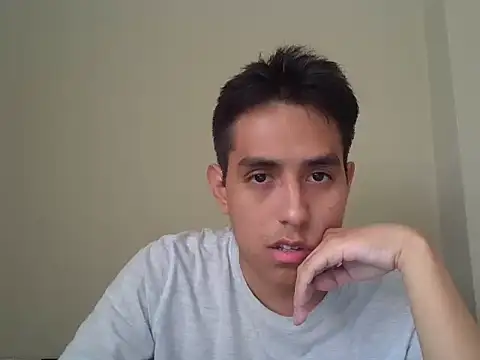 Snapshot of supguyLat chatting on August 8, 6:10 pm supguyLat online show from August 8, 6:10 pm