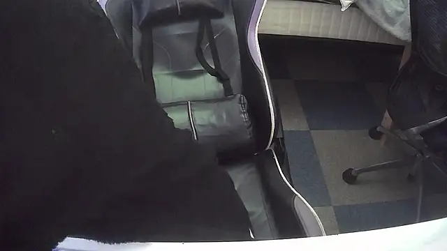 Snapshot of suzullll chatting on February 19, 5:14 am suzullll online show from February 19, 5:14 am