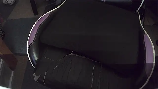 Snapshot of suzullll chatting on March 14, 6:13 pm suzullll online show from March 14, 6:13 pm