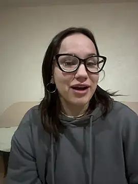 DeliceMaya online show from October 26, 6:58 pm