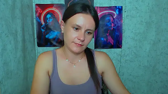 Snapshot of EvelinaMiss_ chatting on September 19, 1:23 pm EvelinaMiss  online show from September 19, 1:23 pm
