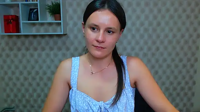 Snapshot of EvelinaMiss_ chatting on October 15, 12:27 pm EvelinaMiss  online show from October 15, 12:27 pm