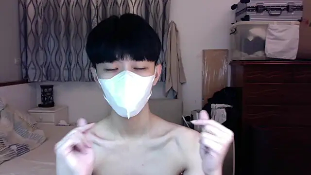 Snapshot of kai101010 chatting on November 5, 3:45 pm kai101010 online show from November 5, 3:45 pm
