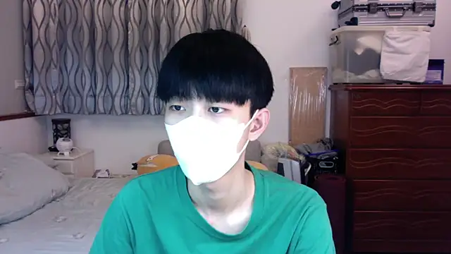 Snapshot of kai101010 chatting on November 25, 2:28 pm kai101010 online show from November 25, 2:28 pm