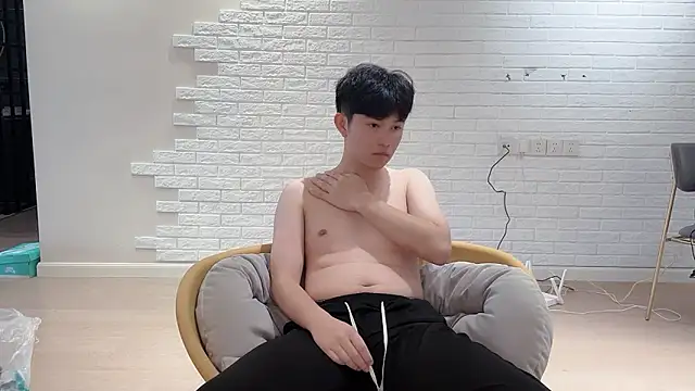 xlong00099 online show from September 18, 6:15 am