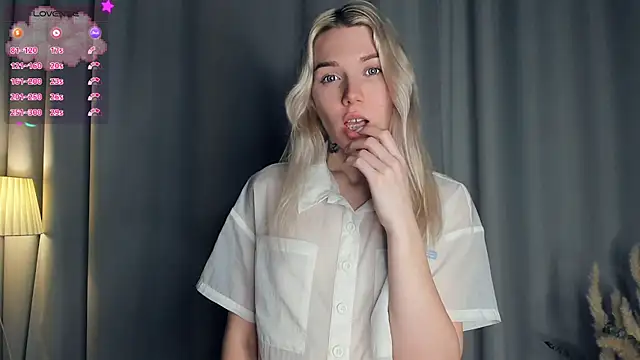 DianeHonnette online show from October 31, 7:48 pm