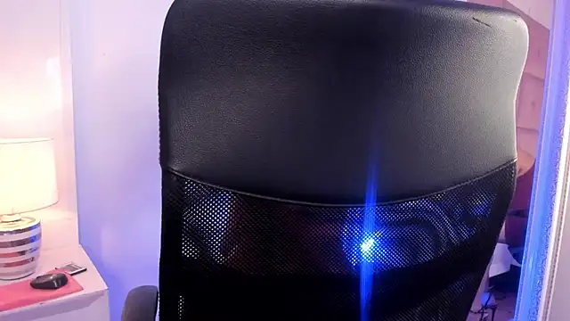 Snapshot of RouseWhitte chatting on November 12, 2:39 pm RouseWhitte online show from November 12, 2:39 pm