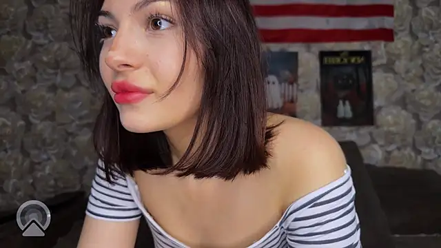 sweeet strawberies online show from November 19, 6:52 pm