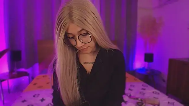 SofiaClarkson online show from October 13, 5:07 am