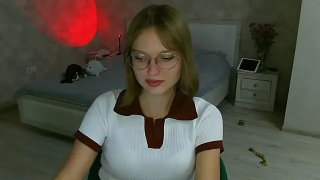 Miss Diamond Maria online show from October 8, 6:27 pm