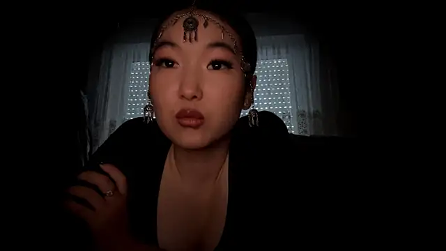 EmmaLeexth online show from January 18, 7:34 am