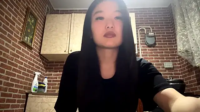 EmmaLeexth online show from February 10, 2:10 pm