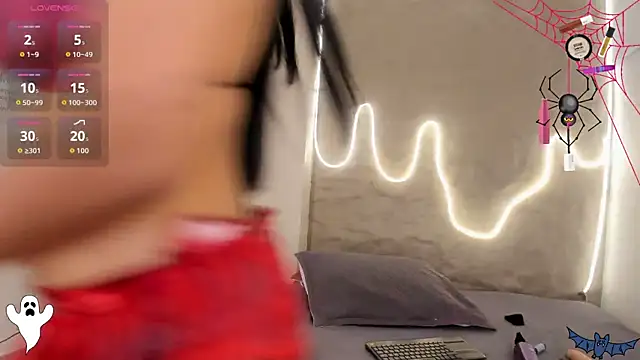 Naomy gyal online show from October 29, 7:04 pm