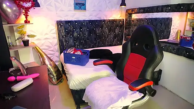 Amy dl online show from November 18, 12:20 pm