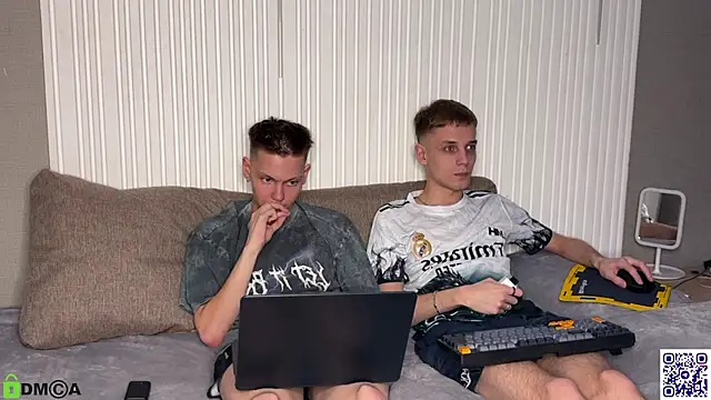 Snapshot of Eaton_ chatting on October 30, 4:30 pm Eaton online show from October 30, 4:30 pm