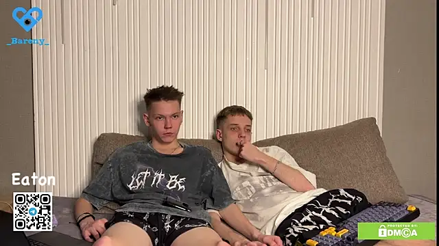 Snapshot of Eaton_ chatting on November 8, 10:19 pm Eaton online show from November 8, 10:19 pm