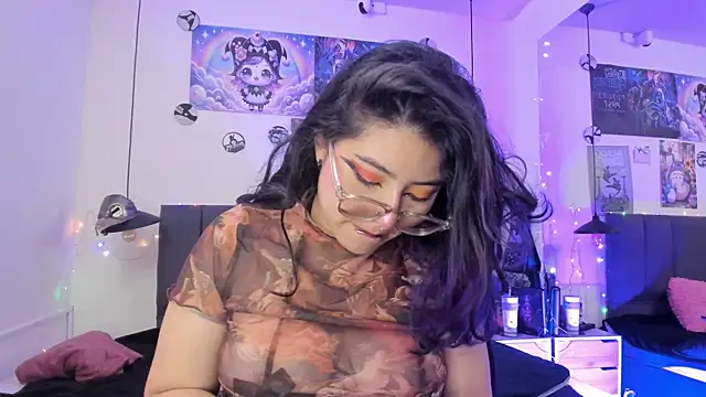 SabrinaV  online show from June 22, 11:18 am