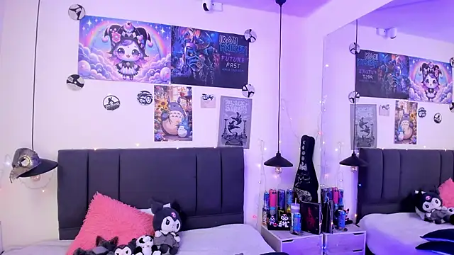 SabrinaV  online show from June 23, 11:19 am