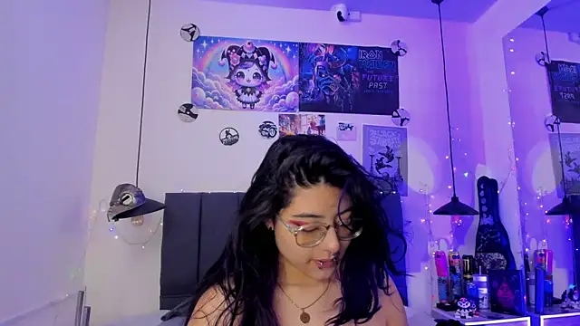 SabrinaV  online show from July 6, 11:29 am