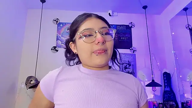 SabrinaV  online show from July 23, 11:30 am