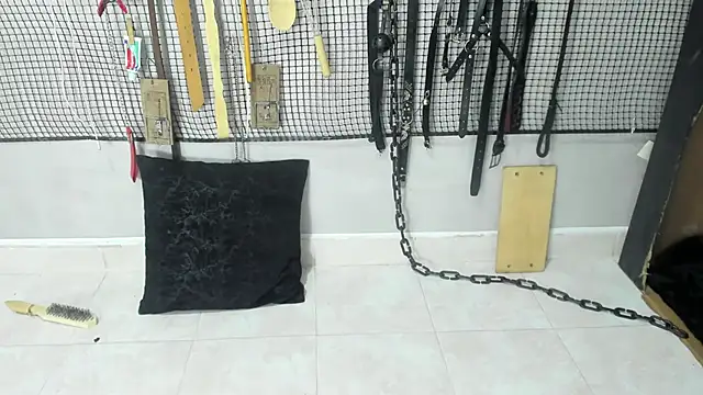 BDSM MEDUZA online show from February 15, 8:35 am