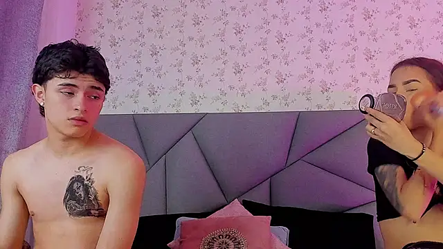 meganandtylerr19 online show from November 6, 11:33 am