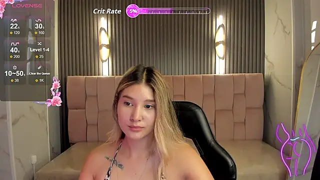 Snapshot of Emma1_b_ chatting on September 27, 1:21 am Emma1 b online show from September 27, 1:21 am